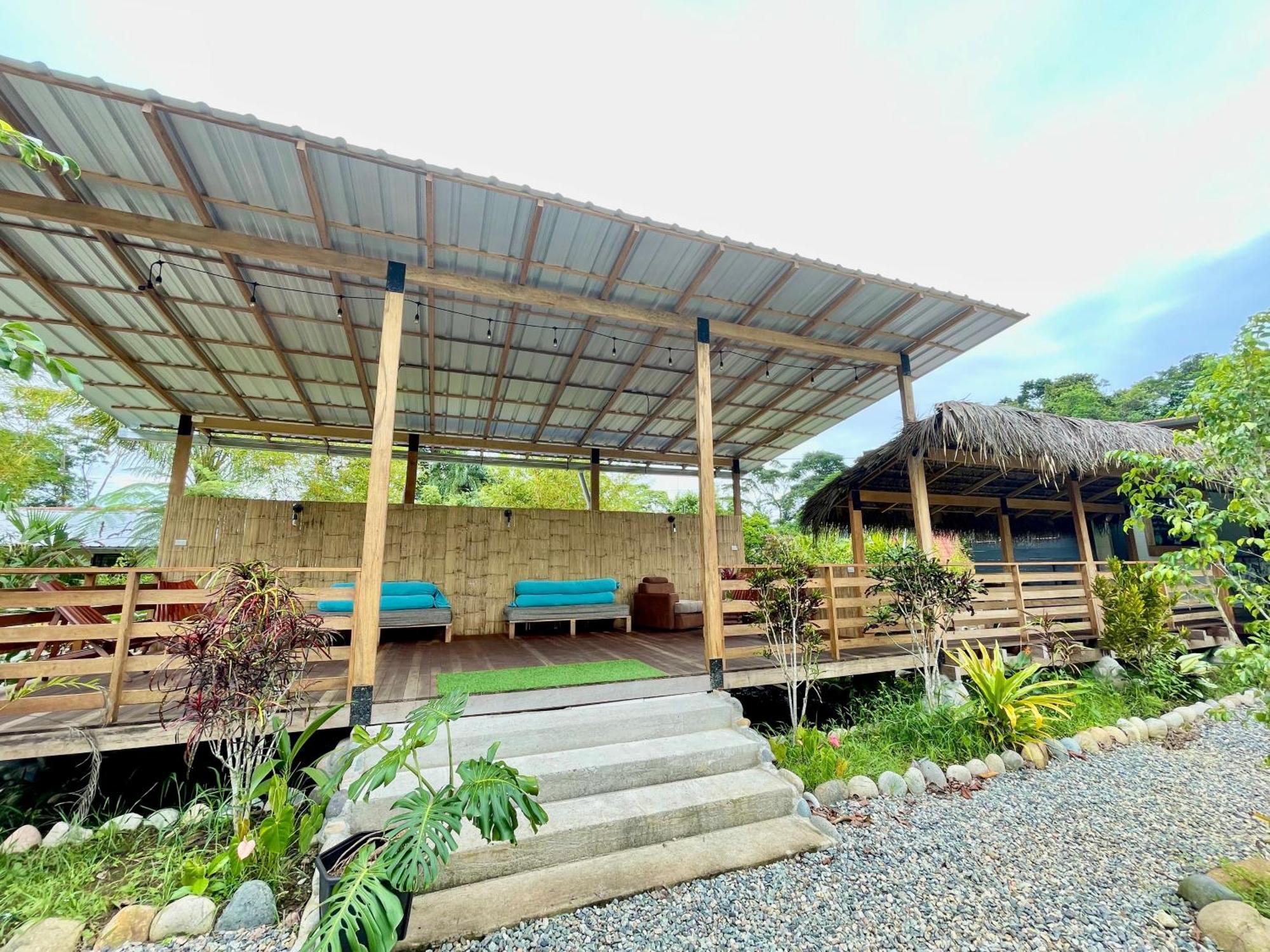 K A Y A K Lodge Tena Exterior photo